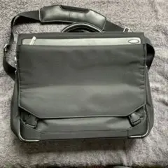 Item thumbnail for item b1c268b8-3412-4723-80d4-95a14fbb6755