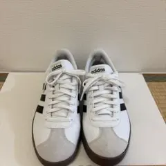 adidas スニーカー　25.5cm