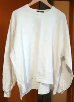 キューブシュガー　白　ロンT　スラブ生地　後ろロゴ　袖リブ　スリット