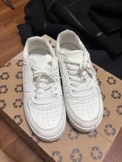 【最終値下げ】ノーブランド　ホワイト スニーカー