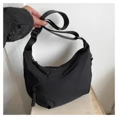 【24H発送】 三日月型 ナイロン ショルダーバッグ マルチポケット