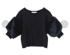 【MERCURYDUO】フェイクファースリーブVネックニット ブラック