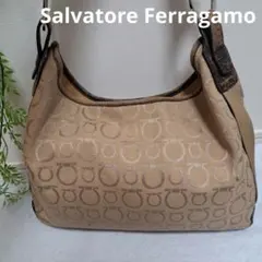 Salvatore Ferragamo　フェラガモ　ガンチーニ　バッグ