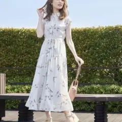 ラインフラワーパイピングワンピース♡アプワイザーリッシェ - メルカリ
