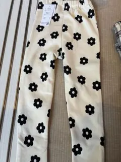 長ズボン裏起毛　新品未使用タグ付き110センチフラワー ロングパンツ アイボリー