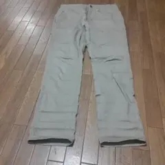 ベージュ チノパン ボタン付きファスナー