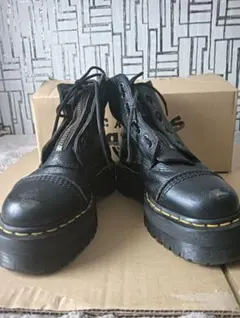 希少・廃盤・大きめサイズ】Dr. Martens BxB 10ホール UK9 - メルカリ