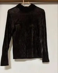 トリイユキ　ベルベット フリル付きハイネック長袖カットソー