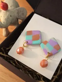 金属アレルギー対応☆ポリマークレイ チェック柄 ピアス