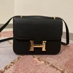 ブラック ショルダーバッグ フラップ式