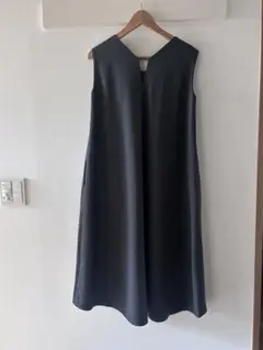 KBF + ノースリーブ ダークグレー　ワンピースのサムネイル