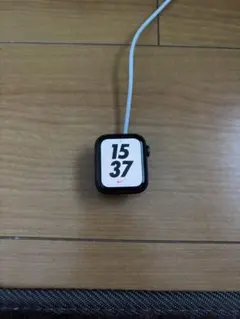 Apple Watch SE GPS NIKEモデル　ブラック