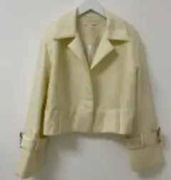 クリーム色 クロップドジャケット