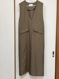 ベージュ Vネック ジャンパースカート　ワンピース