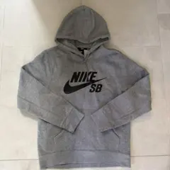 NIKE SB グレー フード付きパーカー　M