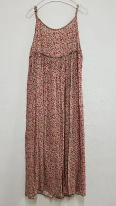 アースミュージック▶︎花柄キャミワンピノースリーブワンピース／ベージュ×レッド