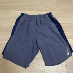 NIKE ショートパンツ　ランニングパンツ　Mサイズのサムネイル