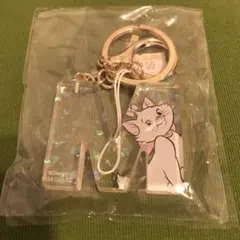 ディズニー　マリー　イニシャル　アクリルキーホルダー　M アルファベット