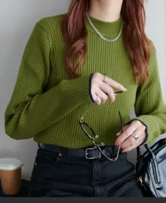 美品☆DISCOAT モチモチリブパイピングハイネック