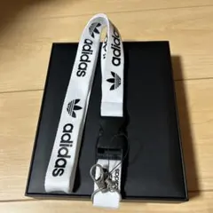 adidas ネックストラップ