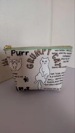 ネコ柄のハンドメイドミニミニポーチ