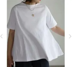 ◆新品未使用 BONJOUR SAGAN 裾フレアTシャツのサムネイル