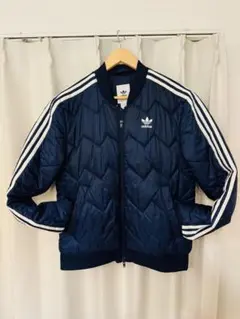 adidas ネイビー キルティングジャケット