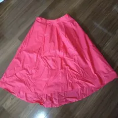 ナチュラルビューティーベーシック　ひざ下丈ギャザースカート