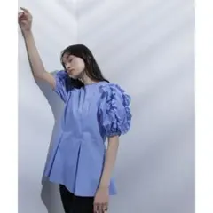 NATURAL BEAUTY BASIC フリルショルダーブラウス