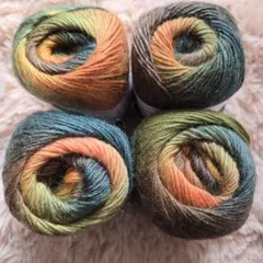 【新品未使用】ウール100%　毛糸4玉　編み物　グラデーション