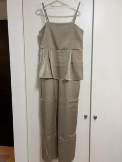 ベージュ スモッキングデザイン オールインワン