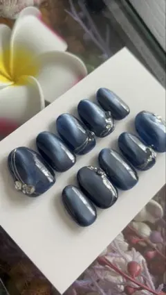 うる艶マグネットネイル｜大人綺麗め・デート映え｜ブライダル/お呼ばれ/普段使い