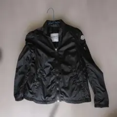 MONCLER　ブラックフリルデザインジャンパー　00