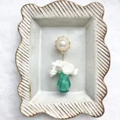 ⚠️先にコメントお願いします⚠️花瓶のブローチ　ピアス　イヤリング　昭和レトロポップ