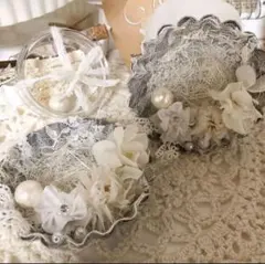 マドレーヌカップ レースとお花のアレンジ