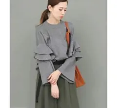 KBF【ケービーエフ】フリルスリーブニット