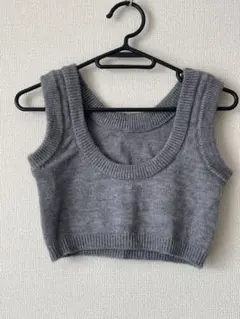 グレー ニットベスト ノースリーブ クロップド丈
