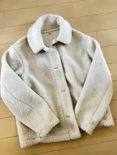 ボアジャケット クリーム色 襟付き　ユニクロ