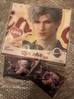 恋と深空　囚籠時分　極空の反響　シン　タオル　布ポスター　タペストリー　缶バッジ