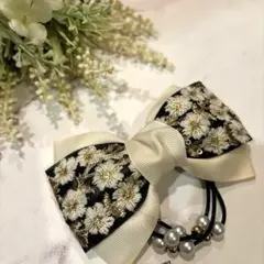 ♡お取り置き♡インド刺繍リボン ヘアゴム グレー×フラワー - メルカリ