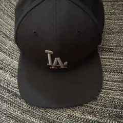 LAロゴ 黒 ベースボールキャップ