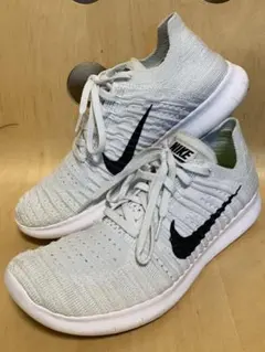 オススメ‼️美品Nikeフリーランフライニット25.5センチ送料込み^_^