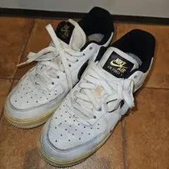 NIKE AIR FORCE 1 ホワイト ブラック ゴールド