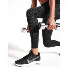 NIKEヒョウ柄　レギンス スパッツ　レオパード　ヨガ
