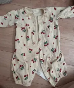 バースデイ　フルーツ柄クリーム色ロンパース50-70cm 裏起毛