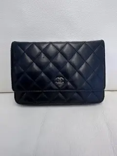 CHANEL ブラック チェーンウォレット