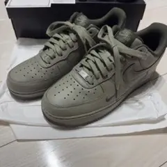 「未使用」ナイキ エアフォース 1 ロー 07 LV8 ライトアーミー カーキ