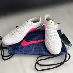 NIKE TIEMPO FG 26.5 2足セット　今日だけ即購入30000 NIKE TIEMPO FG 26.5 2足セット 今日だけ即購入30000 - メルカリ