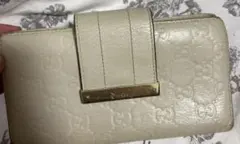 【GUCCI】型押しホワイトレザー 長財布