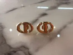 Dior CDロゴ ゴールド ピアスのサムネイル